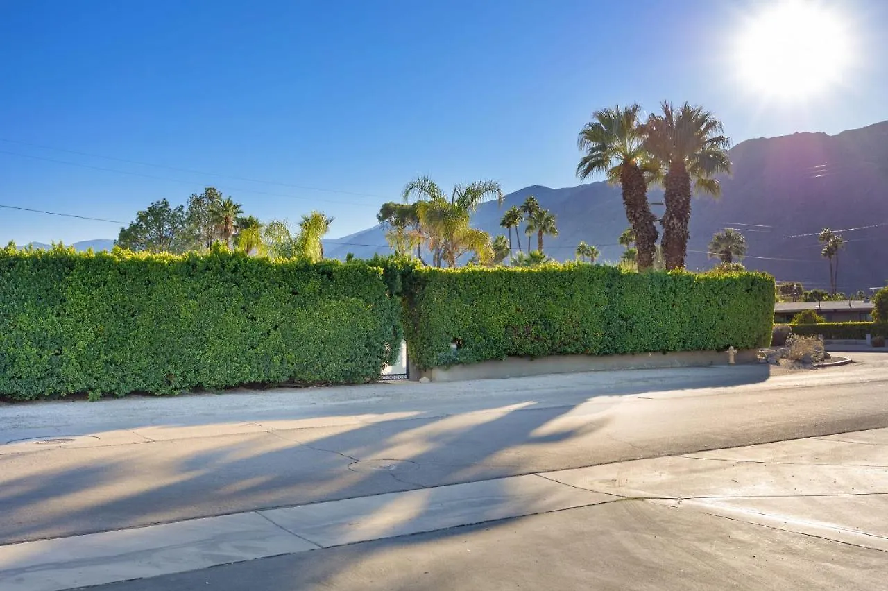 The Hedge House In The Movie Colony Villa Palm Springs Holiday home